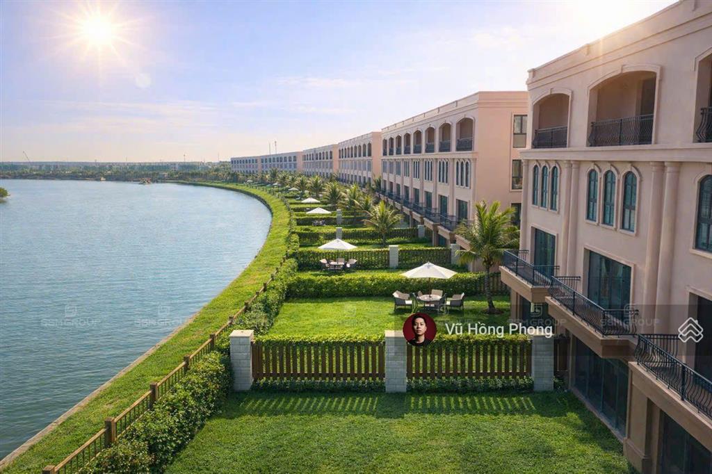 Vinhomes royal island. chào bán căn qt  03 shop house liền kề phân khu quý tộc. mặt đường hơn 50m