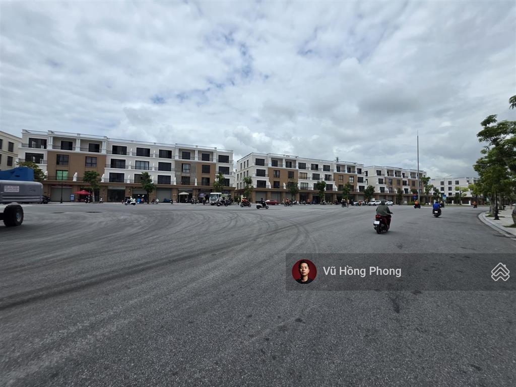 Vinhomes royal island. chào bán căn qt  03 shop house liền kề phân khu quý tộc. mặt đường hơn 50m