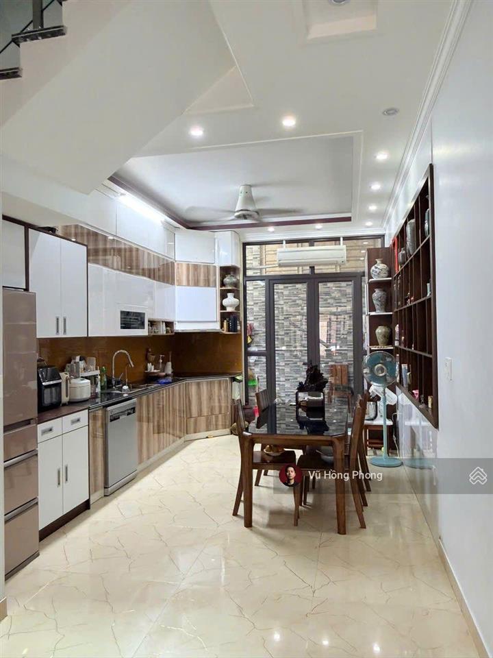 Bán nhà 3 tầng phương khê, ô tô cất trong nhà, diện tích 91m2, gần viện nhi, chợ sắt, trường học...