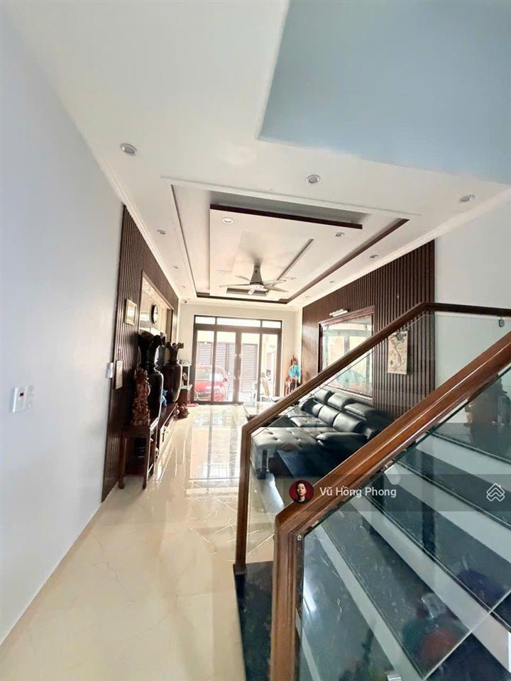Bán nhà 3 tầng phương khê, ô tô cất trong nhà, diện tích 91m2, gần viện nhi, chợ sắt, trường học...