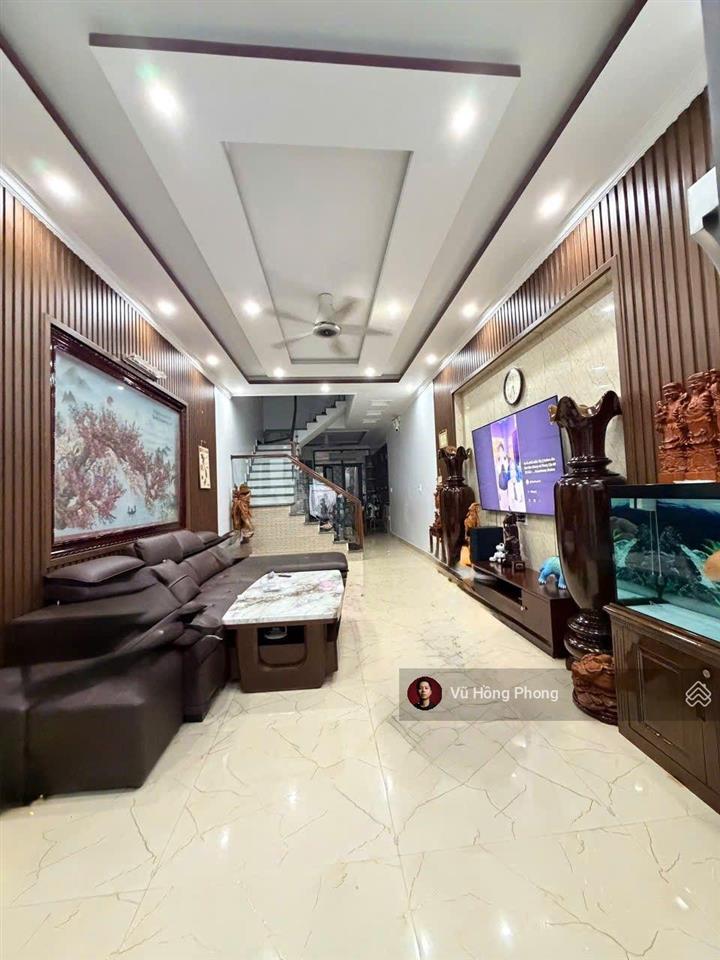 Bán nhà 3 tầng phương khê, ô tô cất trong nhà, diện tích 91m2, gần viện nhi, chợ sắt, trường học...