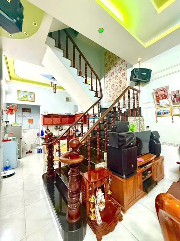 NHÀ CHÍNH CHỦ- GIÁ TỐT chính chủ cần bán nhanh Ngô Thì Nhậm, KP Nhị Đồng 2,  Dĩ An, BD