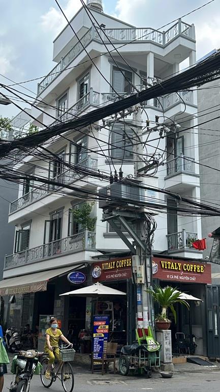 MỚI LẤY VISA ĐI MỸ ĐÀNH BÁN NHÀ VỊ TRÍ ĐẸP 2 MẶT TIỀN Tại 536/45 ÂU CƠ, Phường 10 , TÂN