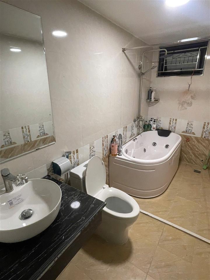 NHÀ ĐẸP CC- GIÁ TỐT -Bán Căn Góc Tại 114, Đường Nguyễn Lam, Phường Phúc Đồng, Quận Long