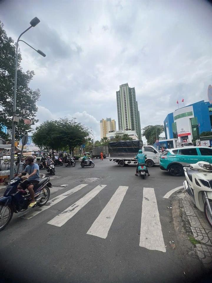 NHÀ ĐẸP – GIÁ TỐT – CHÍNH CHỦ CẦN BÁN NHÀ MẶT TIỀN Tại Đường Tân Hưng, P.12, Q. 5, TP.HCM