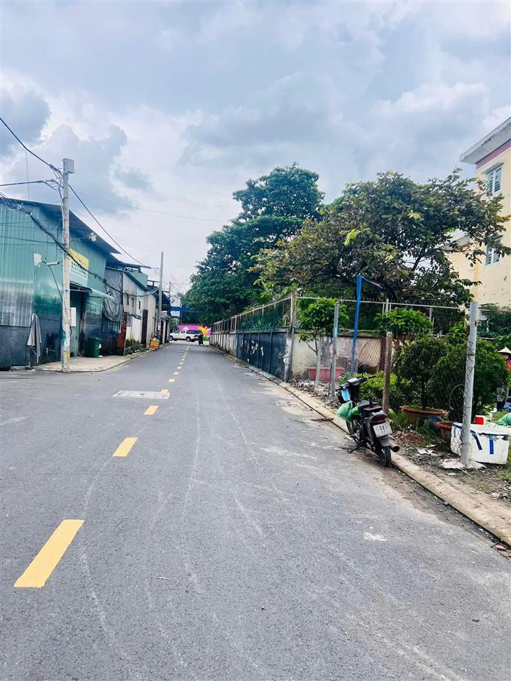 VỊ TRÍ ĐẸP - GIÁ TỐT - BÁN NHANH NHÀ CẤP 4 – HẺM 8M – Trần Thị Năm, Quận 12