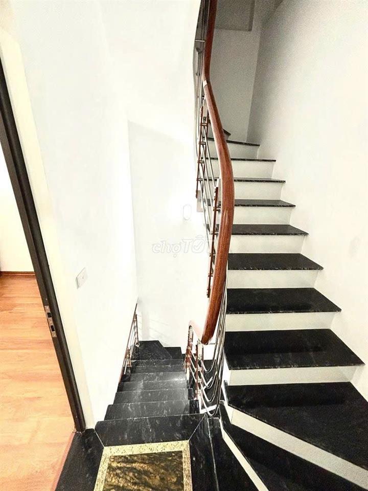 NHÀ ĐẸP – GIÁ TỐT – CẦN BÁN NHÀ 35M², Phố Tôn Đức Thắng, P. Văn Miếu, Q. Đống Đa, Hà Nội
