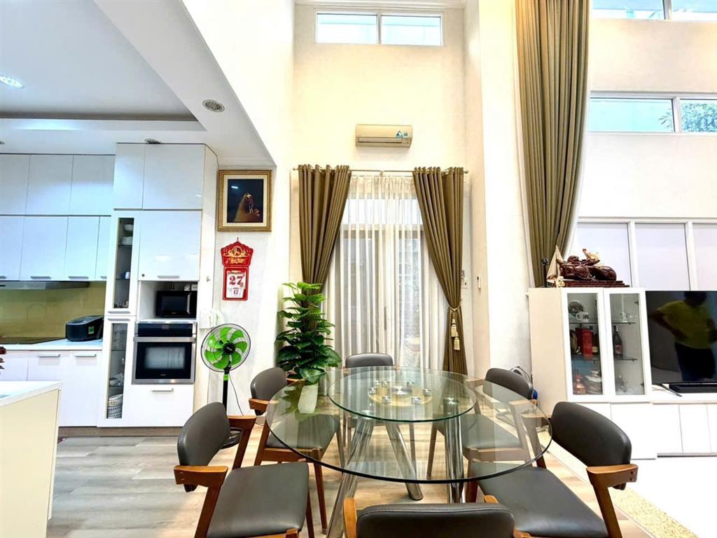 Biệt thự KDC cao cấp Villa Park, Phú Hữu, Q.9 - 191m² giá 27.5 tỷ. Nhà mới đẹp, vào ở