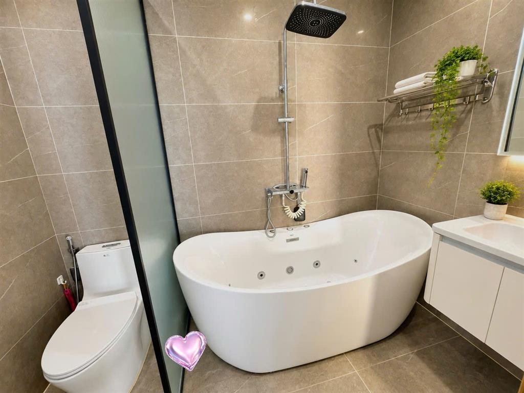 CHÍNH CHỦ Bán trục 06 d1, chuẩn tầng trung view đẹp tòa Diamond Residence (BRG 25 LÊ VĂN