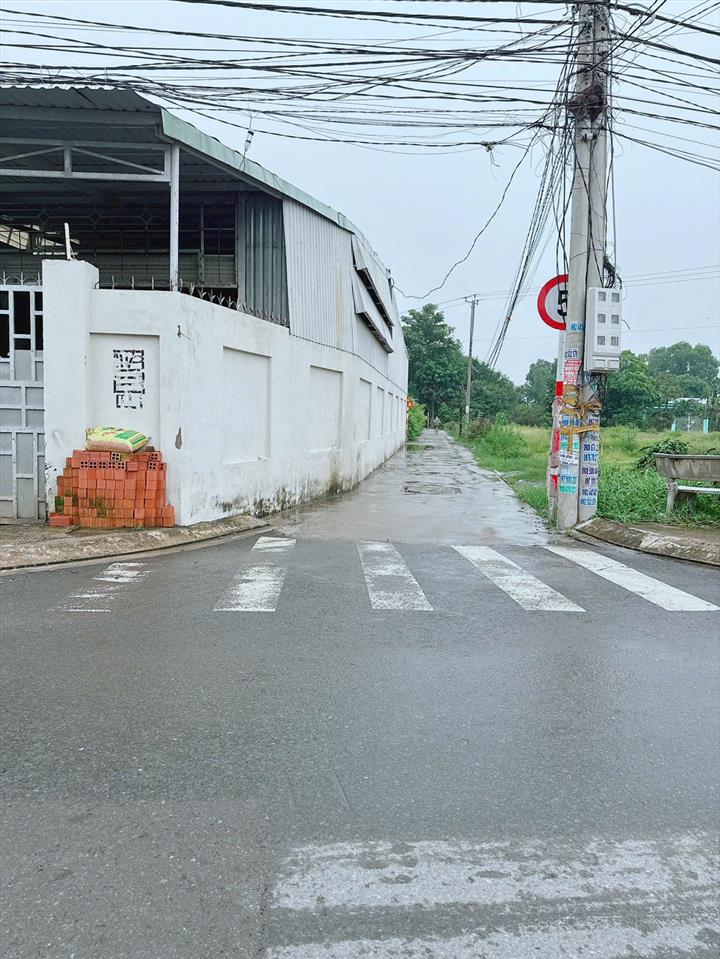 ĐẦU TƯ SINH LỜI - Cần Bán Nhà Hoặc Đất Vị trí Đẹp Trung Tâm Thị Trấn Đức Hòa,Huyện Đức