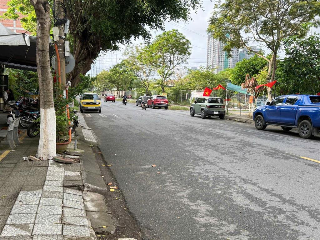 CHÍNH CHỦ BÁN NHÀ VỊ TRÍ ĐẸP DƯƠNG VÂN NGA – Sơn Trà  100M2  ĐƯỜNG 10M – VỈA HÈ 5M  10,5
