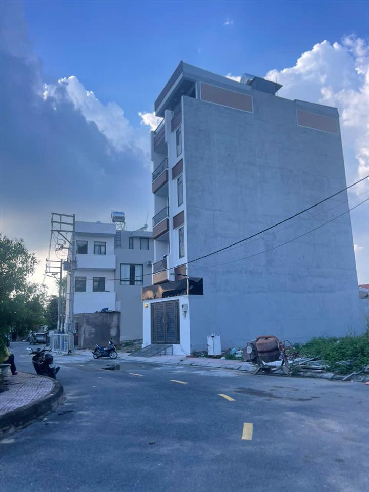 NHÀ VỊ TRÍ ĐẸP – CHÍNH CHỦ CẦN BÁN Căn Nhà 5 Tầng Đường Lê Văn Lương, Xã Nhơn Đức, Huyện