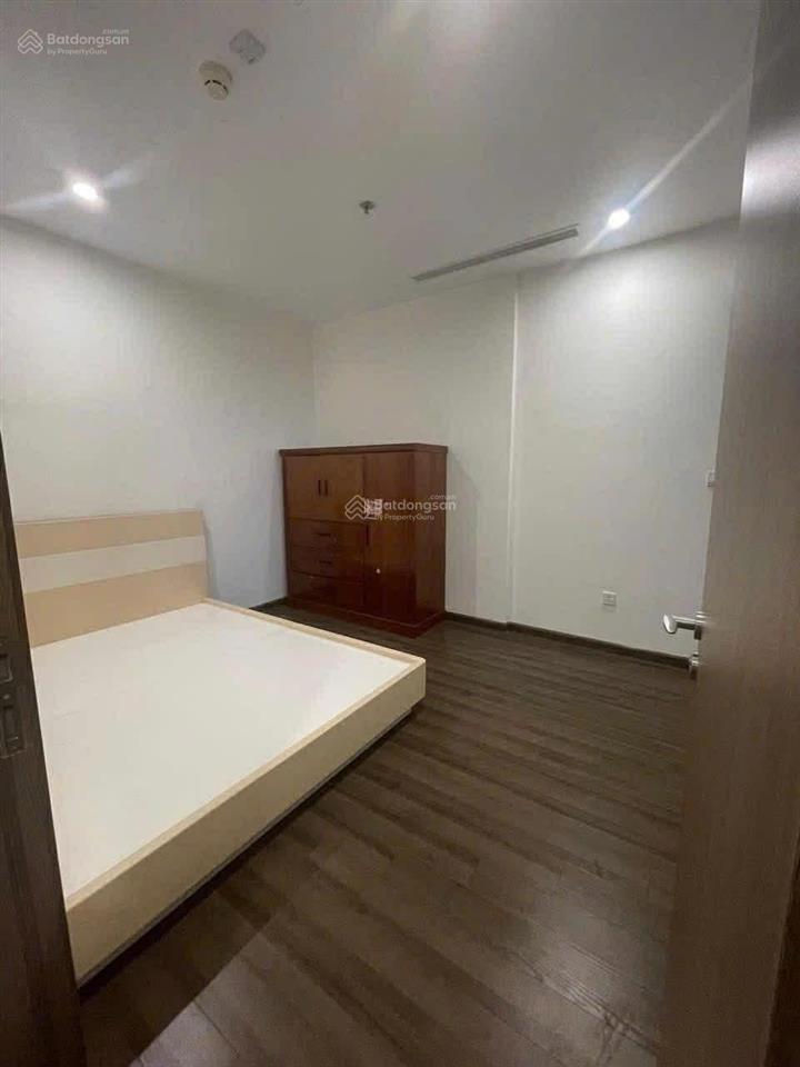 Cho thuê căn 2 ngủ vinhomes symphony (căn lớn)