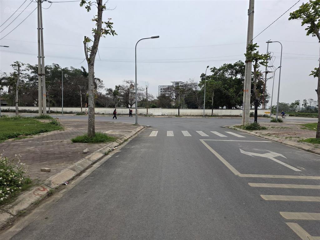Bán đất đấu giá trung tâm ngã 4 huyện sóc sơn, hn. giá 8,8 tỷ