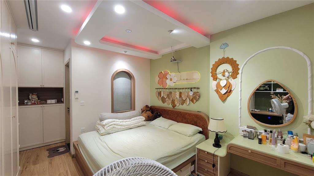 Chính chủ, chuyển chỗ ở cần bán căn góc hoa hậu T2411 tòa Tropical Feliz Homes 297 Hoàng