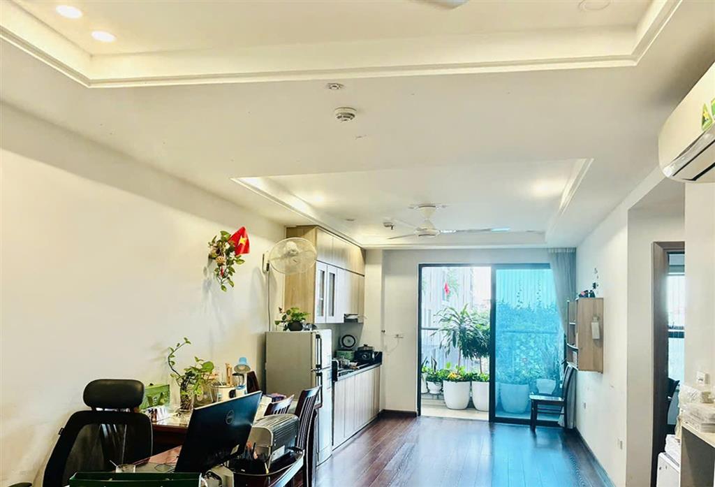 Cần bán căn hộ chính chủ-sổ hồng cầm tay tại toà chung cư SKY CENTRAL