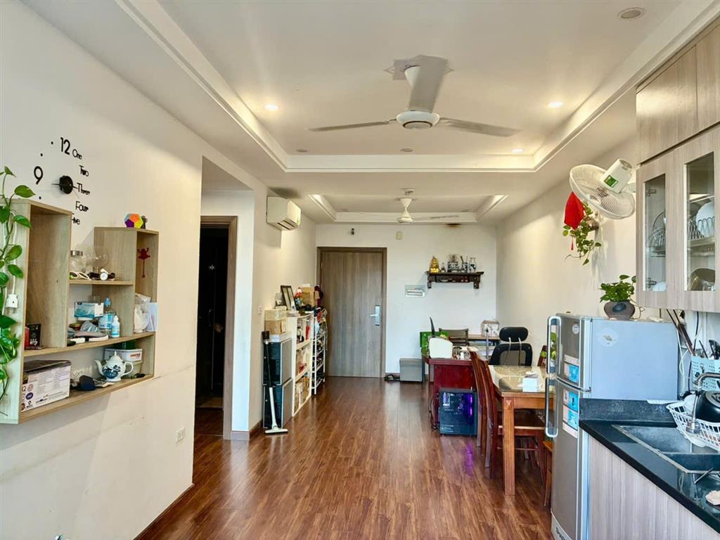 Cần bán căn hộ chính chủ-sổ hồng cầm tay tại toà chung cư SKY CENTRAL