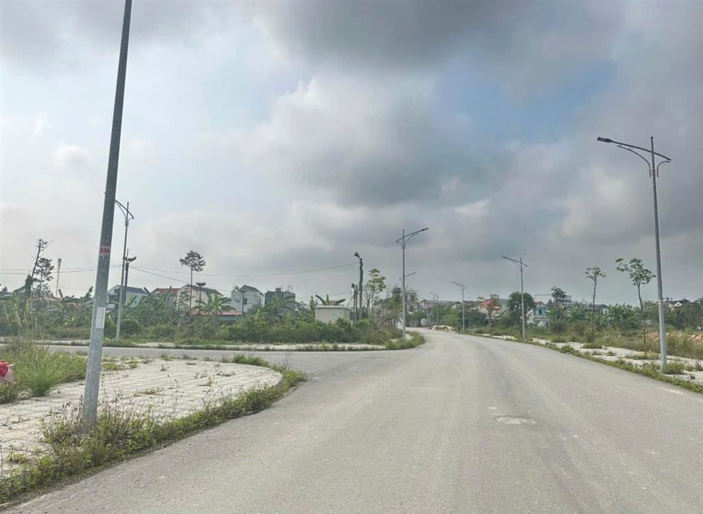 ĐẤT ĐẸP – GIÁ TỐT – CHÍNH CHỦ CẦN BÁN LÔ ĐẤT TẠI Mặt Bằng 2713, P. Đông Tiến, TP. Thanh