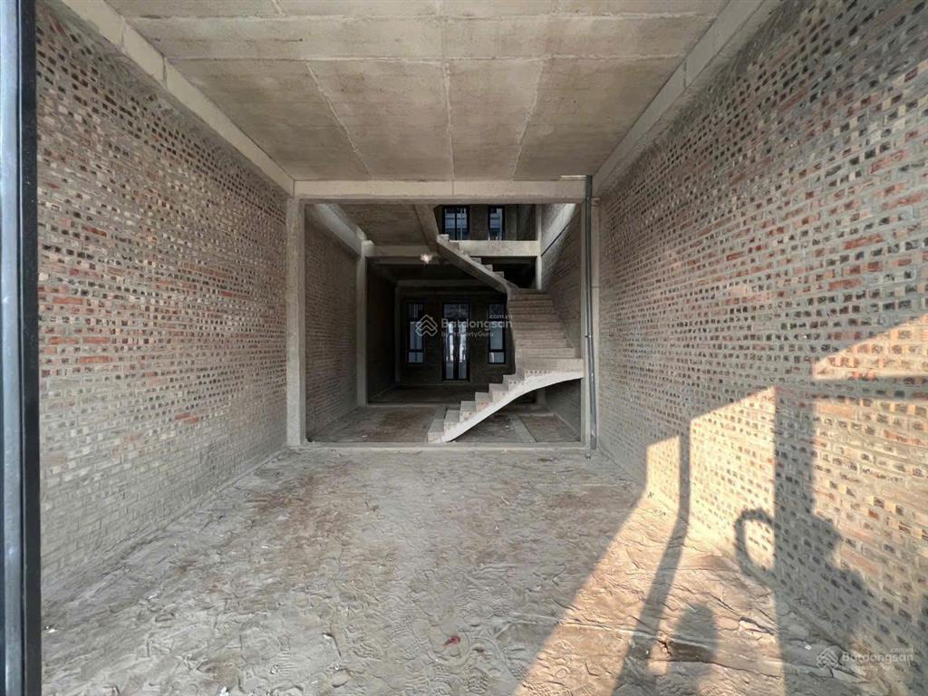 Giá chỉ 15tr/tháng thuê ngay căn 95m2x5 tầng, ở kđt louis city hoàng mai