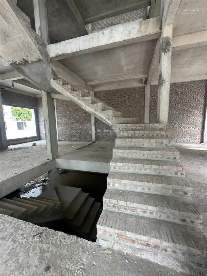 Gia đình cần cho thuê căn biệt thự 266,8 m², giá 30tr/ tháng, tại kđt louis city hoàng mai