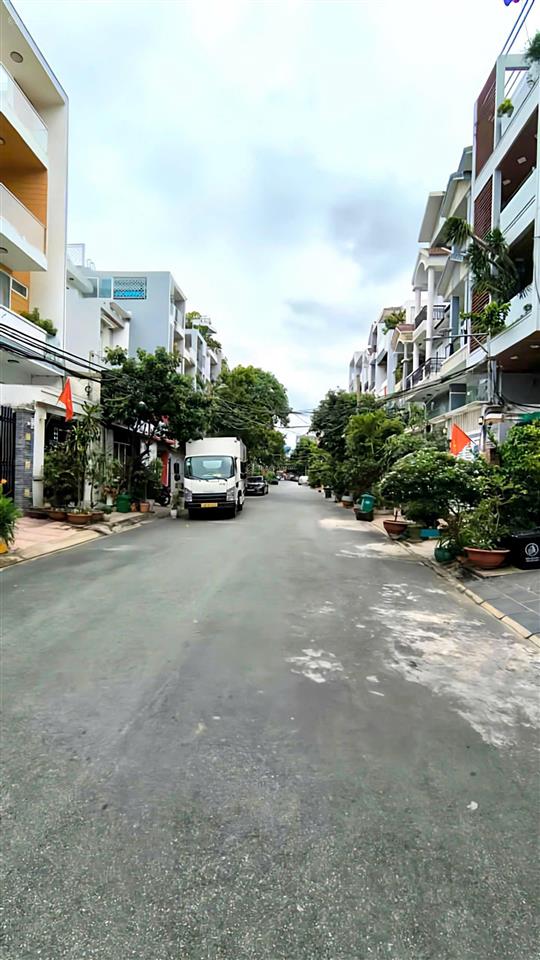 Bán nhà mặt tiền kdc thuận nam ngang 5m x 20m 4 tầng giá giảm còn 15,5 tỷ quận 7