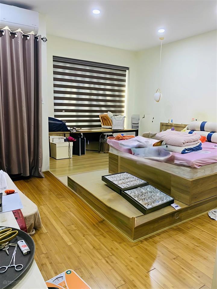 Bán nhà mặt tiền ngang 5x18m kdc ven sông quận 7 giá giảm 17,5 tỷ tl  gần đh rmit