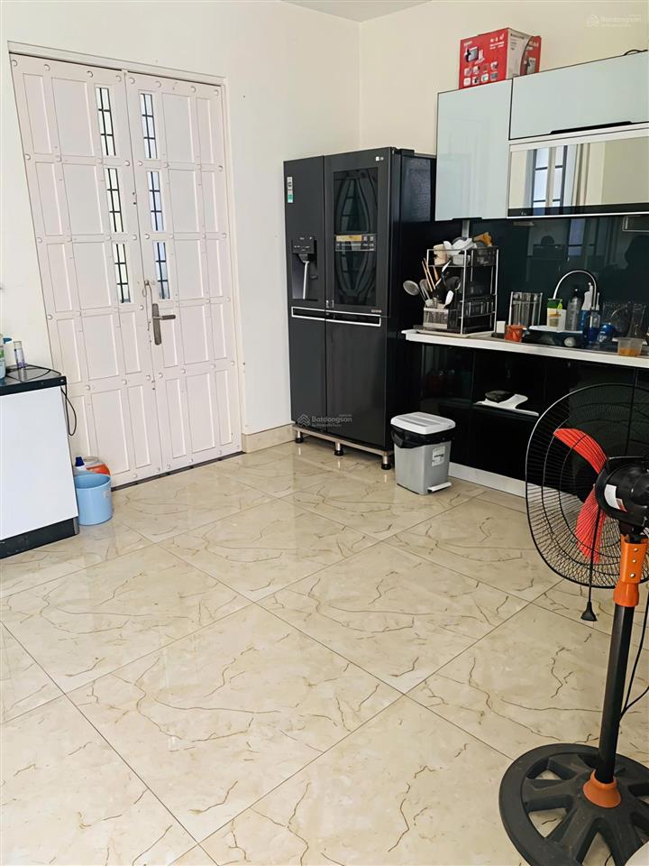 Bán nhà mặt tiền ngang 5x18m kdc ven sông quận 7 giá giảm 17,5 tỷ tl  gần đh rmit