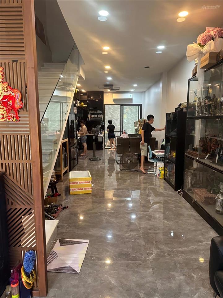 Bán nhà mặt tiền kdc tân quy đông 4x19m có hầm  trung tâm quận 7 giá 19,5 tỷ ra nguyễn thị thập