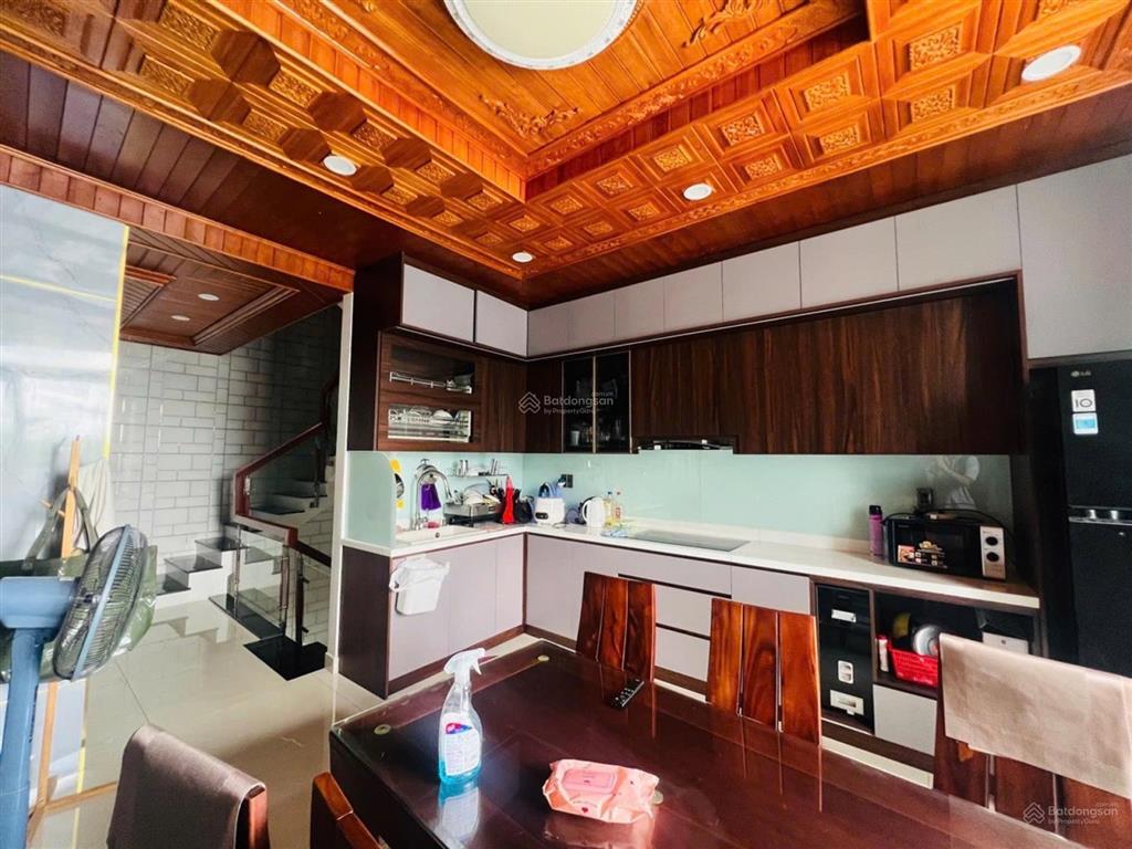 Bán nhà mặt tiền kinh doanh chợ bùi văn ba 5 tầng ngang 4,8x17m giá 10 tỷ tl quận 7