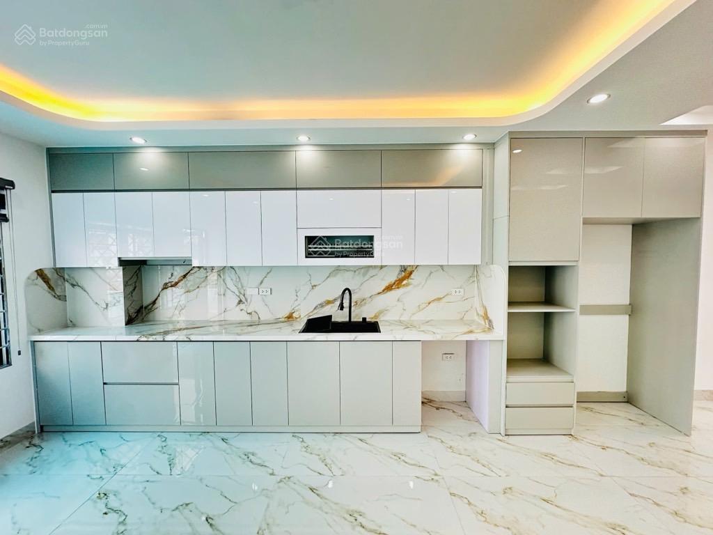 Kim đồng 55m  5 tầng  ô tô vào nhà  phân lô  15.x tỷ