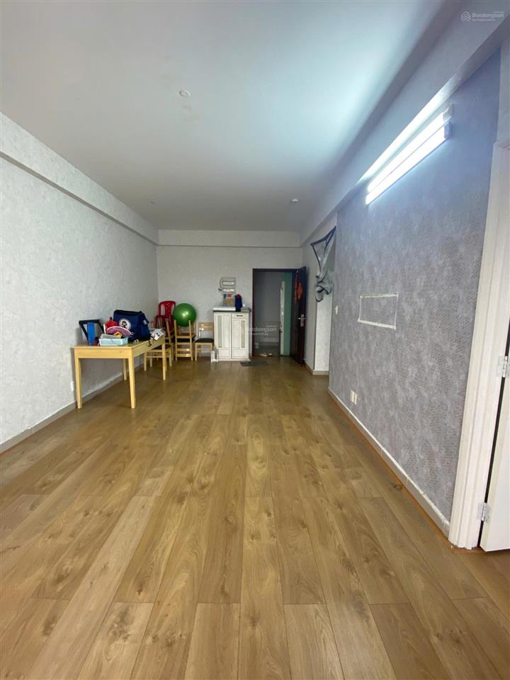 Chính chủ bán căn chung cư quang thái 2pn lầu 6