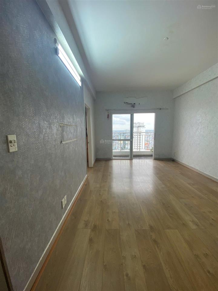 Chính chủ bán căn chung cư quang thái 2pn lầu 6