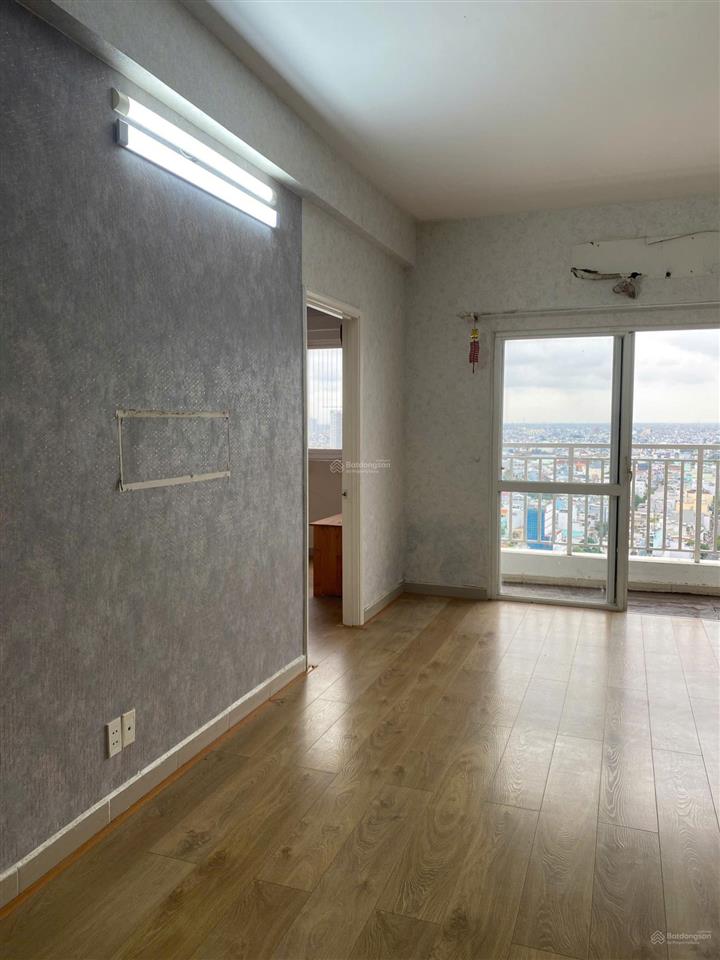 Chính chủ bán căn chung cư quang thái 2pn lầu 6