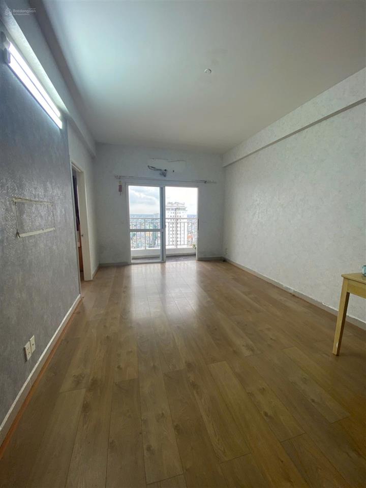 Chính chủ bán căn chung cư quang thái 2pn lầu 6