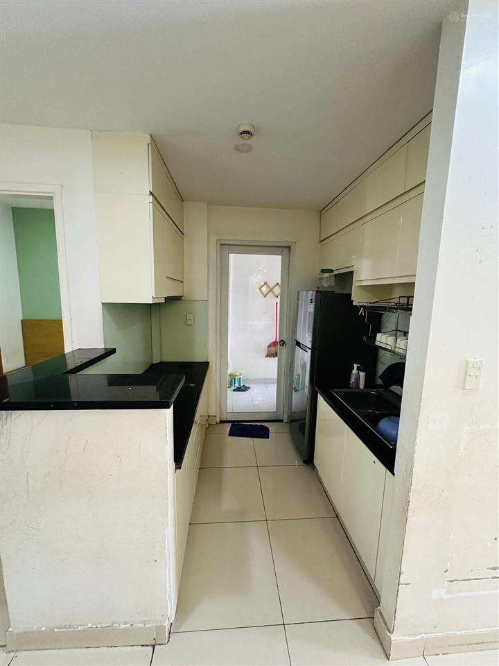 Gia đình tôi cần bán căn hộ 1pn 1wc, rộng 48m², có ban công