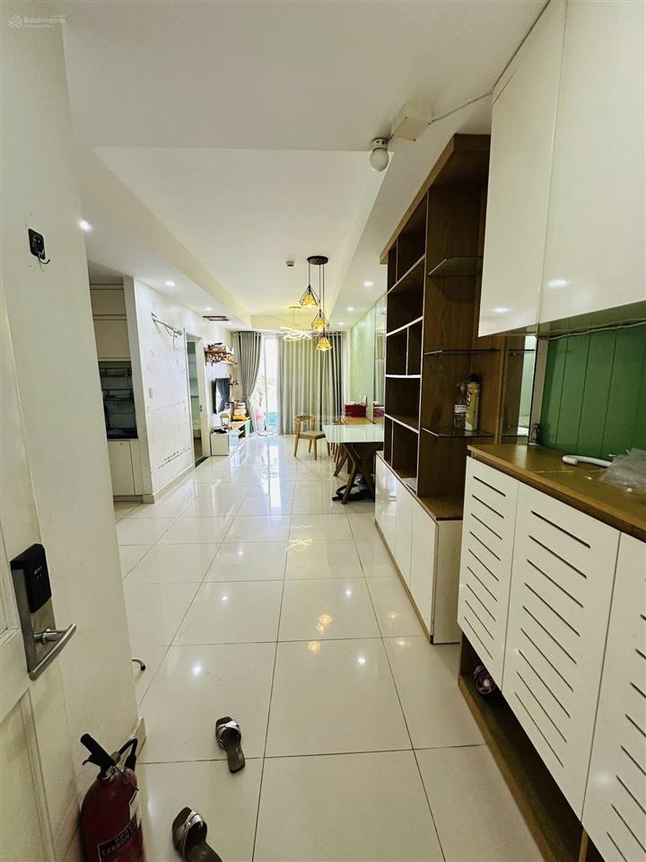 Gia đình tôi cần bán căn hộ 1pn 1wc, rộng 48m², có ban công