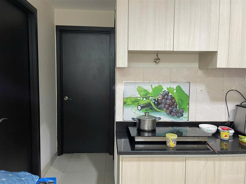 Gia đình tôi cần bán lại căn hộ carillon 5, căn nhà được giữ gìn sạch sẽ, ở rất kỹ.