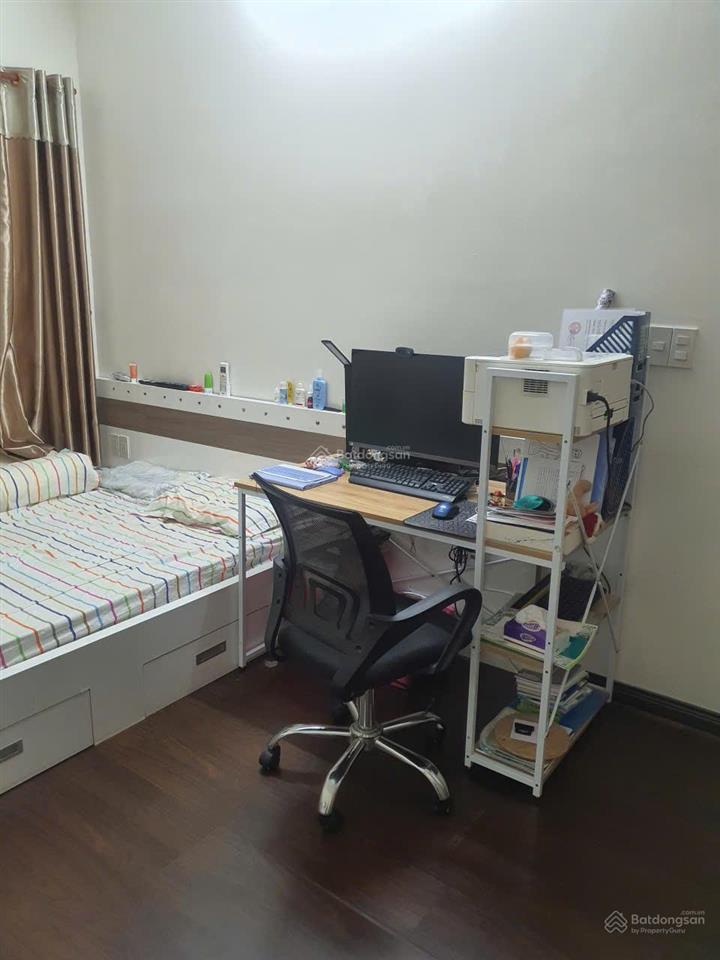 Gia đình tôi cần bán căn hộ carillon 5, nhà ở lâu nhưng luôn giữ gìn sạch sẽ, cẩn thận.