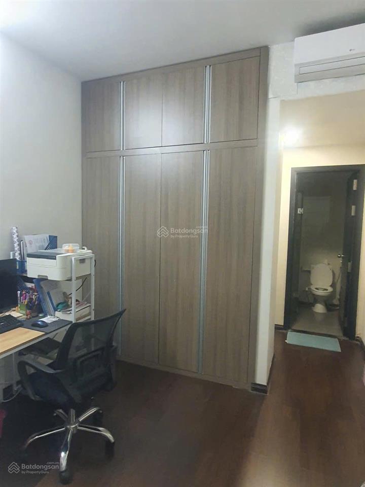 Gia đình tôi cần bán căn hộ carillon 5, nhà ở lâu nhưng luôn giữ gìn sạch sẽ, cẩn thận.
