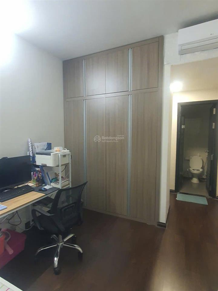 Gia đình tôi cần bán căn hộ carillon 5, nhà ở lâu nhưng luôn giữ gìn sạch sẽ, cẩn thận.