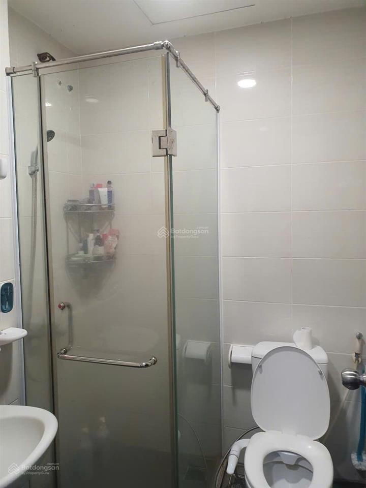 Gia đình tôi cần bán căn hộ carillon 5, nhà ở lâu nhưng luôn giữ gìn sạch sẽ, cẩn thận.