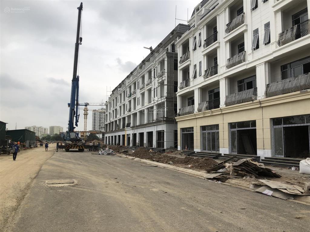 Bán nhà phố cao cấp 5,5 tầng,82 m2, mt 5m, 2 mặt đường 25 và 14m, view hồ khai sơn 15 ha
