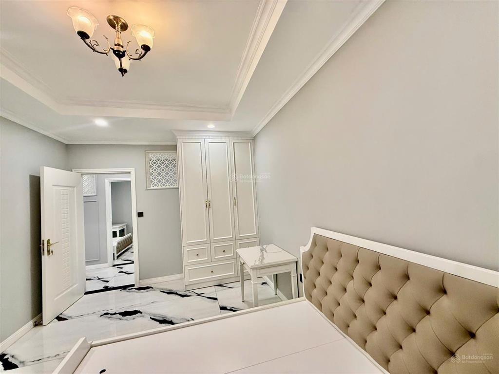 Cho thuê căn 3pn thiết kế tân cổ điển hướng đn cực thoáng giá tốt nhất tại royal city