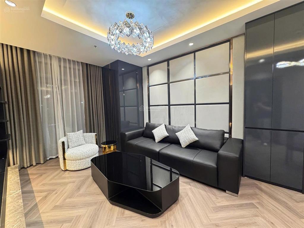 Cho thuê căn hộ 2pn2wc nội thất luxury đẹp tại royal city