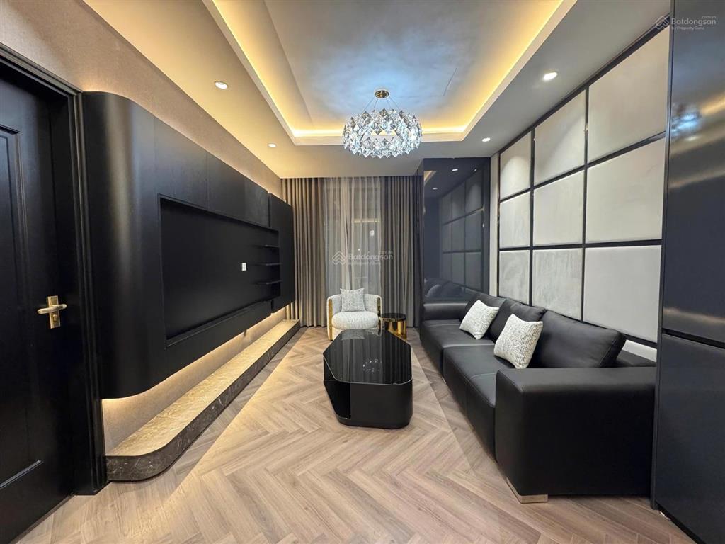 Cho thuê căn hộ 2pn2wc nội thất luxury đẹp tại royal city