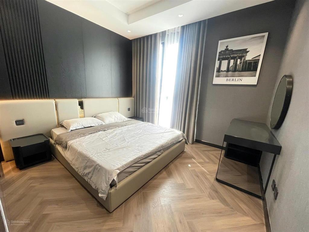 Cho thuê căn hộ 2pn2wc nội thất luxury đẹp tại royal city