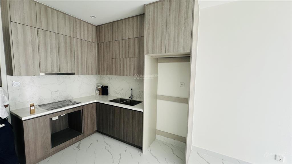 Cho thuê cc cơ bản 1pn, 1wc, 54m2 ở the opus one, long bình, q9, giá tốt, 8 triệu