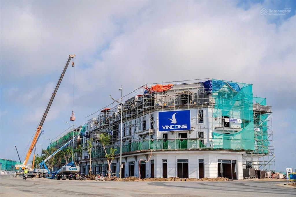 Nhà phố liền kề 2 mặt tiền số lượng ít, hậu công viên vịnh ngọc phù hợp kinh doanh f&b, ở