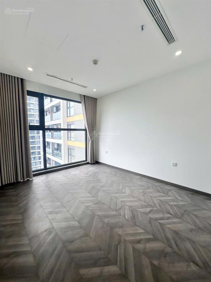 Cho gia đình thuê 2pn bếp rèm rộng thoáng 80m² view sông the beverly gần vincom mega mall