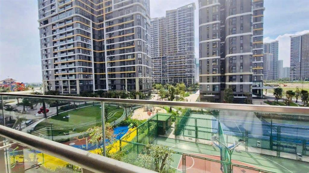 Cho thuê căn hộ 2pn 80m² bếp rèm giá tốt the beverly tiện nghi, view thoáng, gần siêu thị